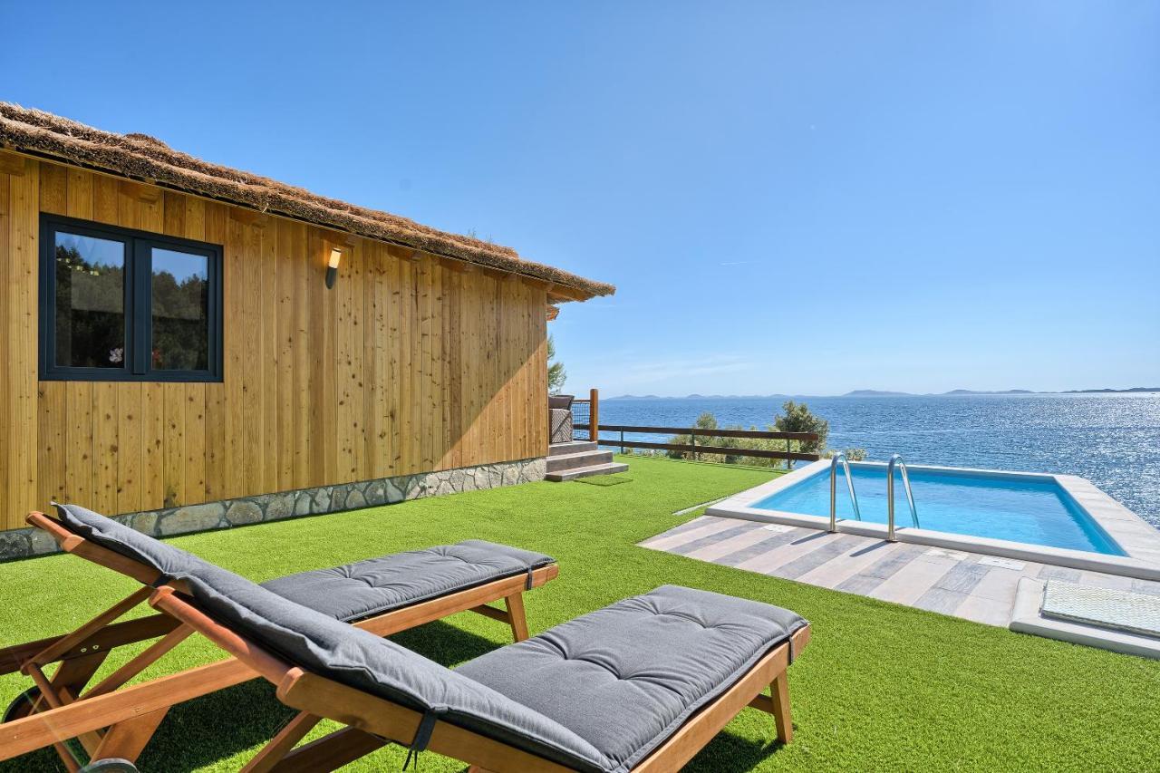 Kamp Lunga + Hotel Йезера Екстериор снимка