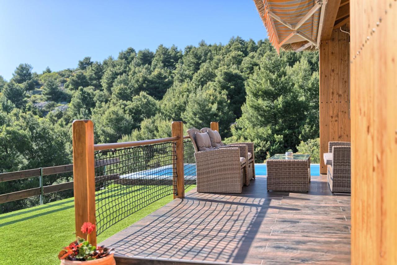 Kamp Lunga + Hotel Йезера Екстериор снимка