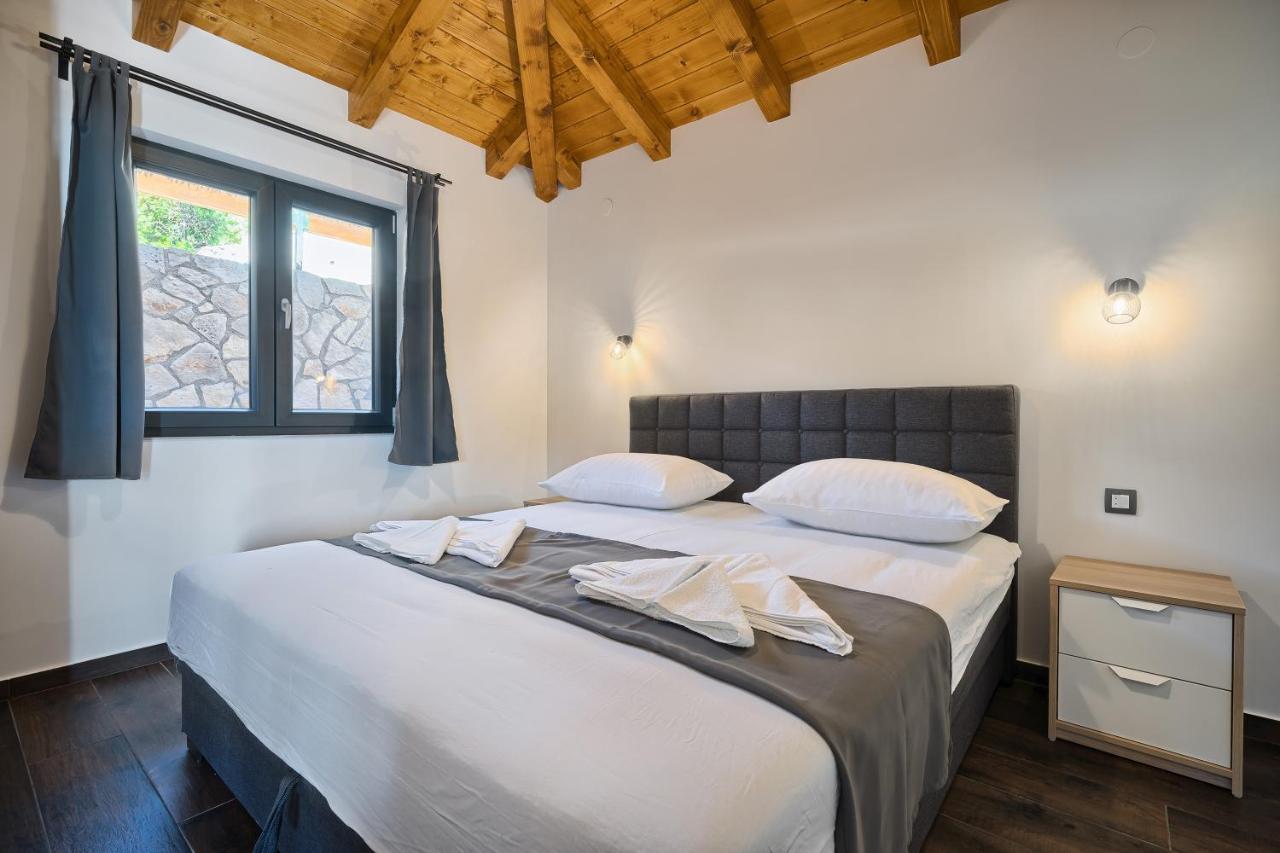 Kamp Lunga + Hotel Йезера Екстериор снимка