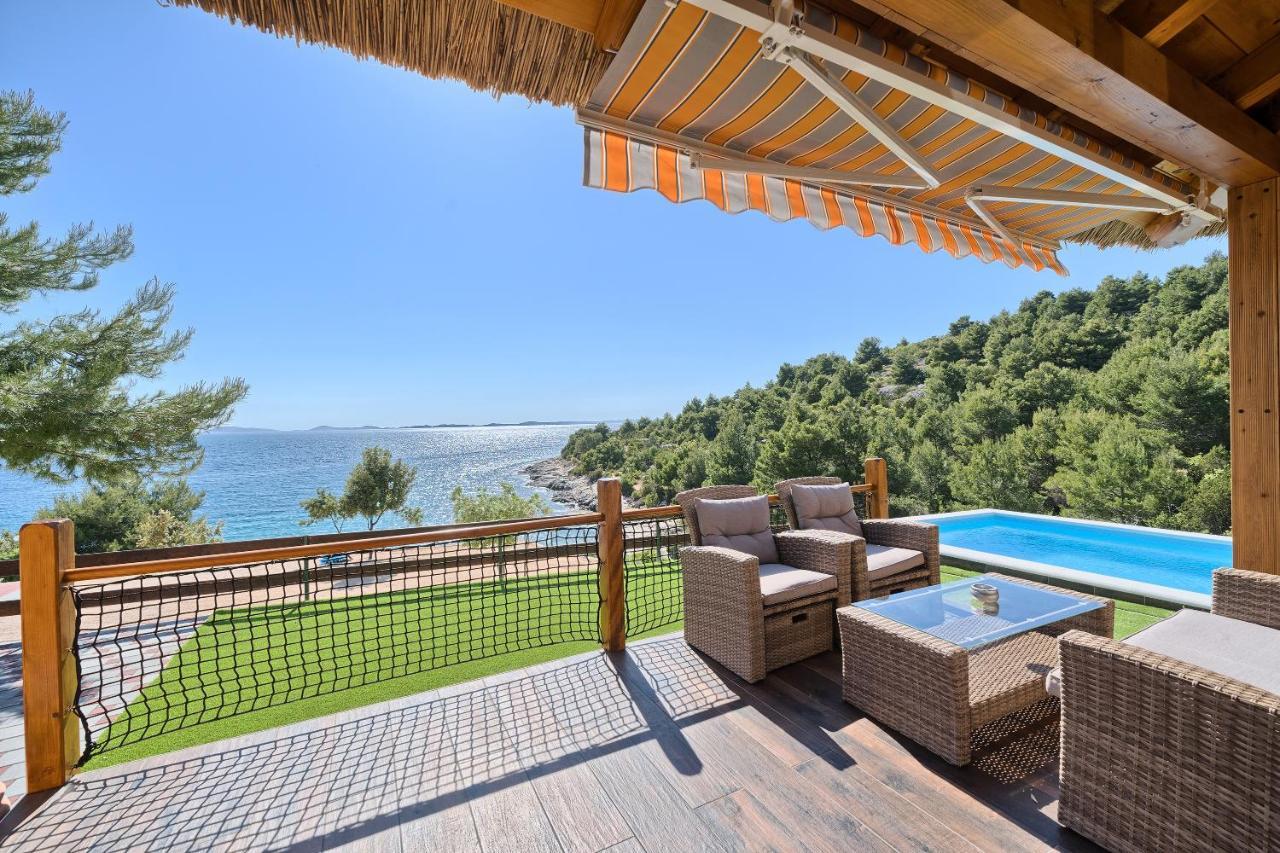 Kamp Lunga + Hotel Йезера Екстериор снимка