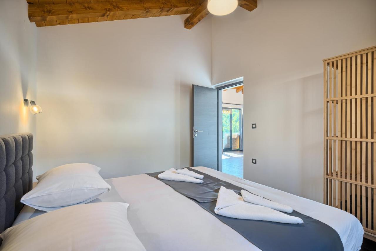 Kamp Lunga + Hotel Йезера Екстериор снимка