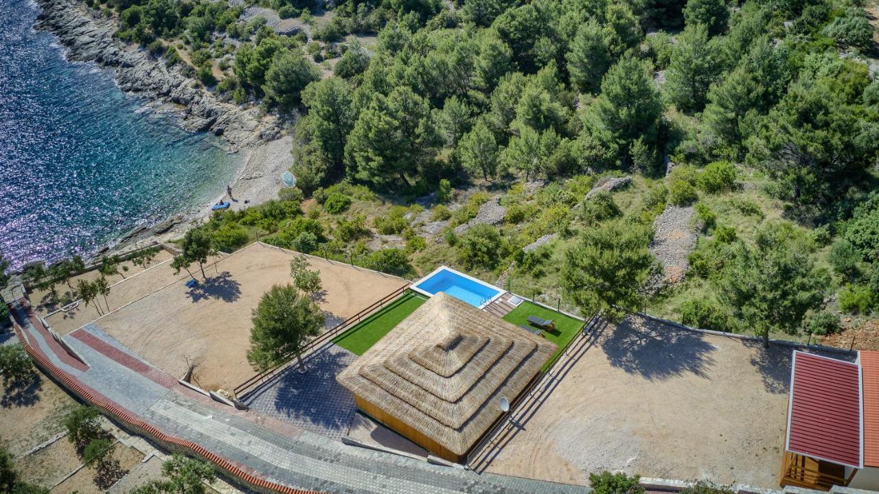 Kamp Lunga + Hotel Йезера Екстериор снимка