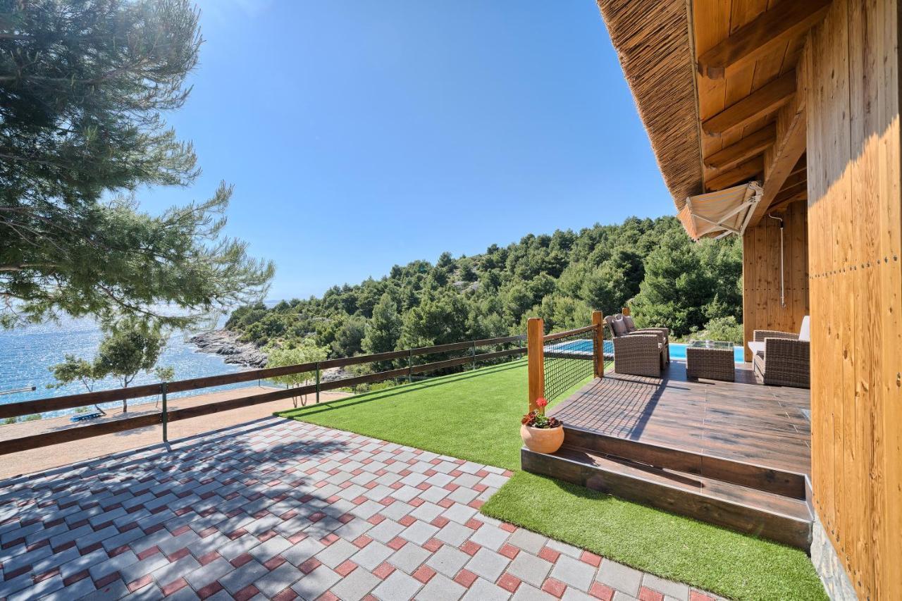 Kamp Lunga + Hotel Йезера Екстериор снимка