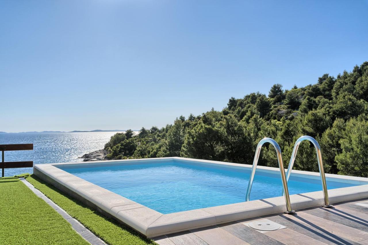 Kamp Lunga + Hotel Йезера Екстериор снимка