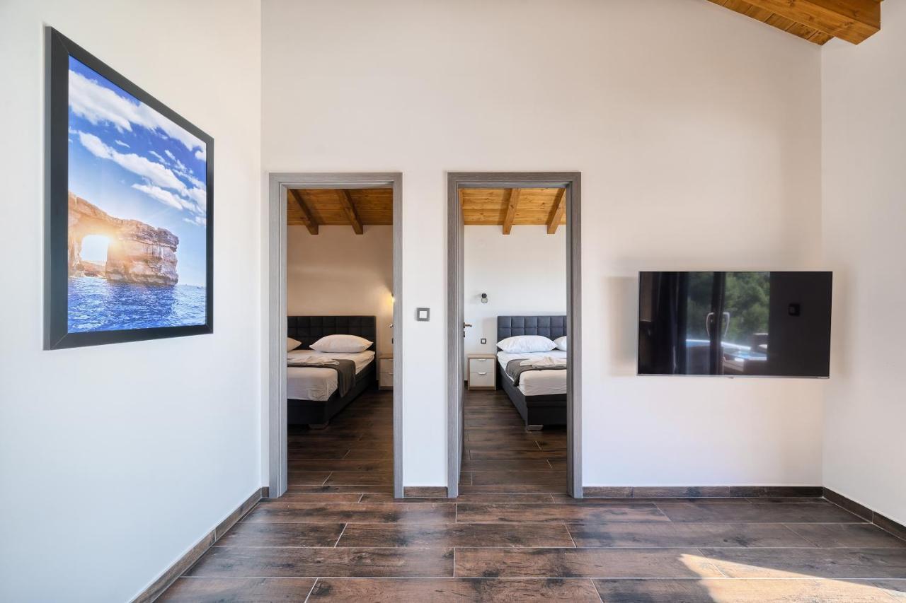 Kamp Lunga + Hotel Йезера Екстериор снимка