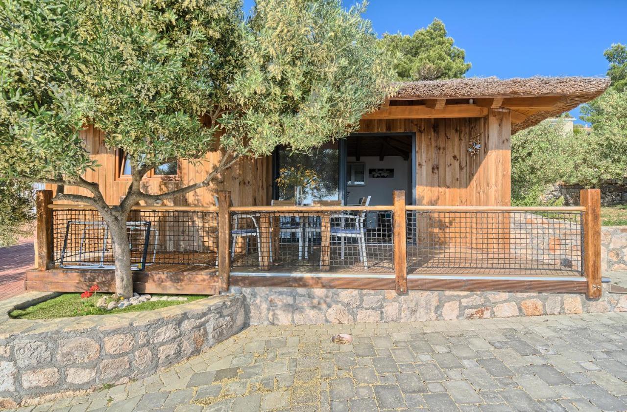 Kamp Lunga + Hotel Йезера Екстериор снимка