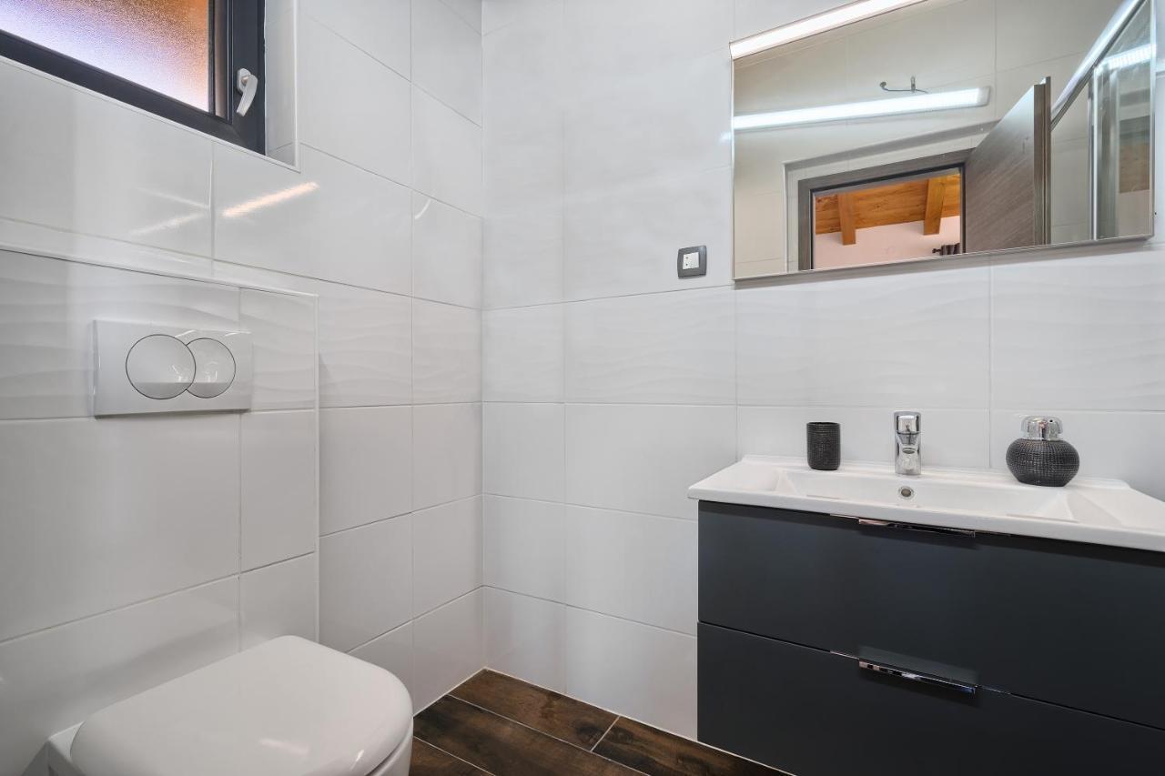 Kamp Lunga + Hotel Йезера Екстериор снимка