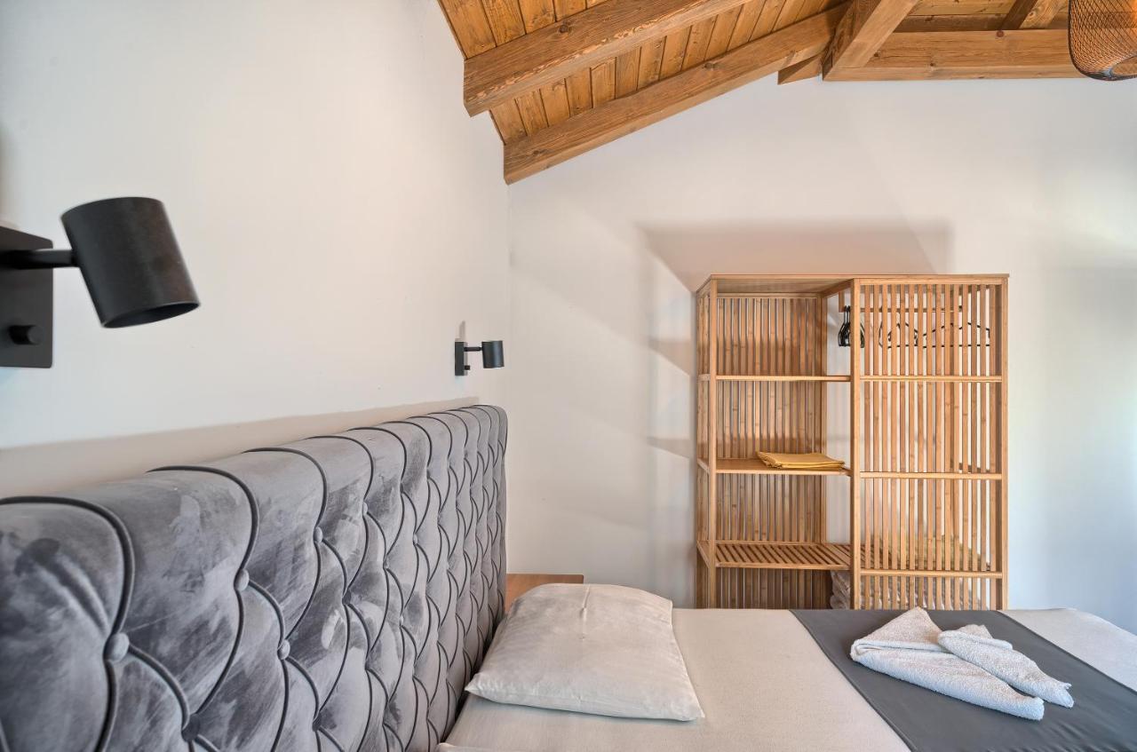 Kamp Lunga + Hotel Йезера Екстериор снимка