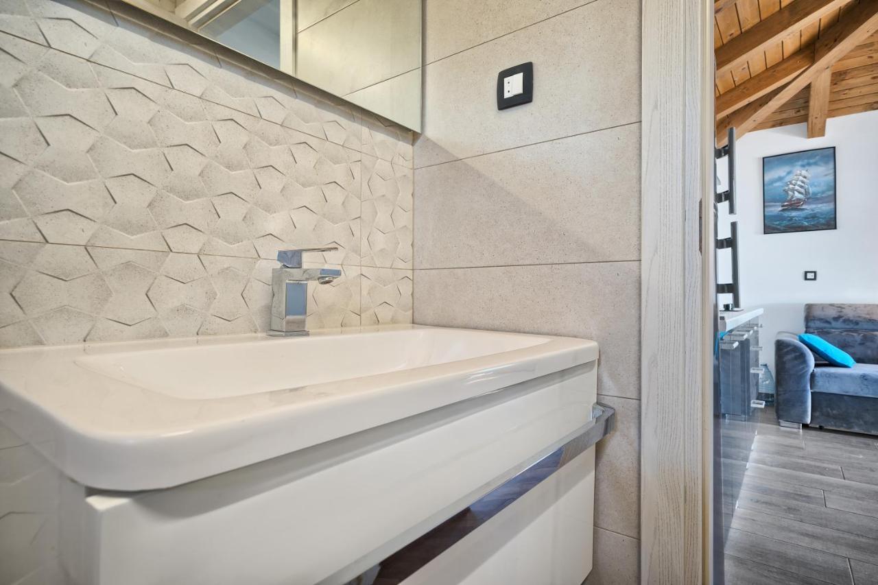 Kamp Lunga + Hotel Йезера Екстериор снимка