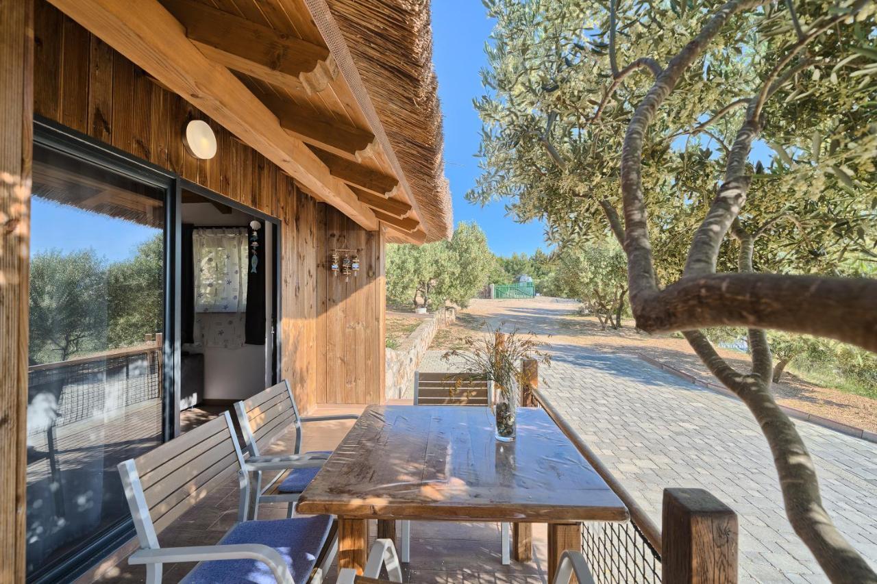 Kamp Lunga + Hotel Йезера Екстериор снимка