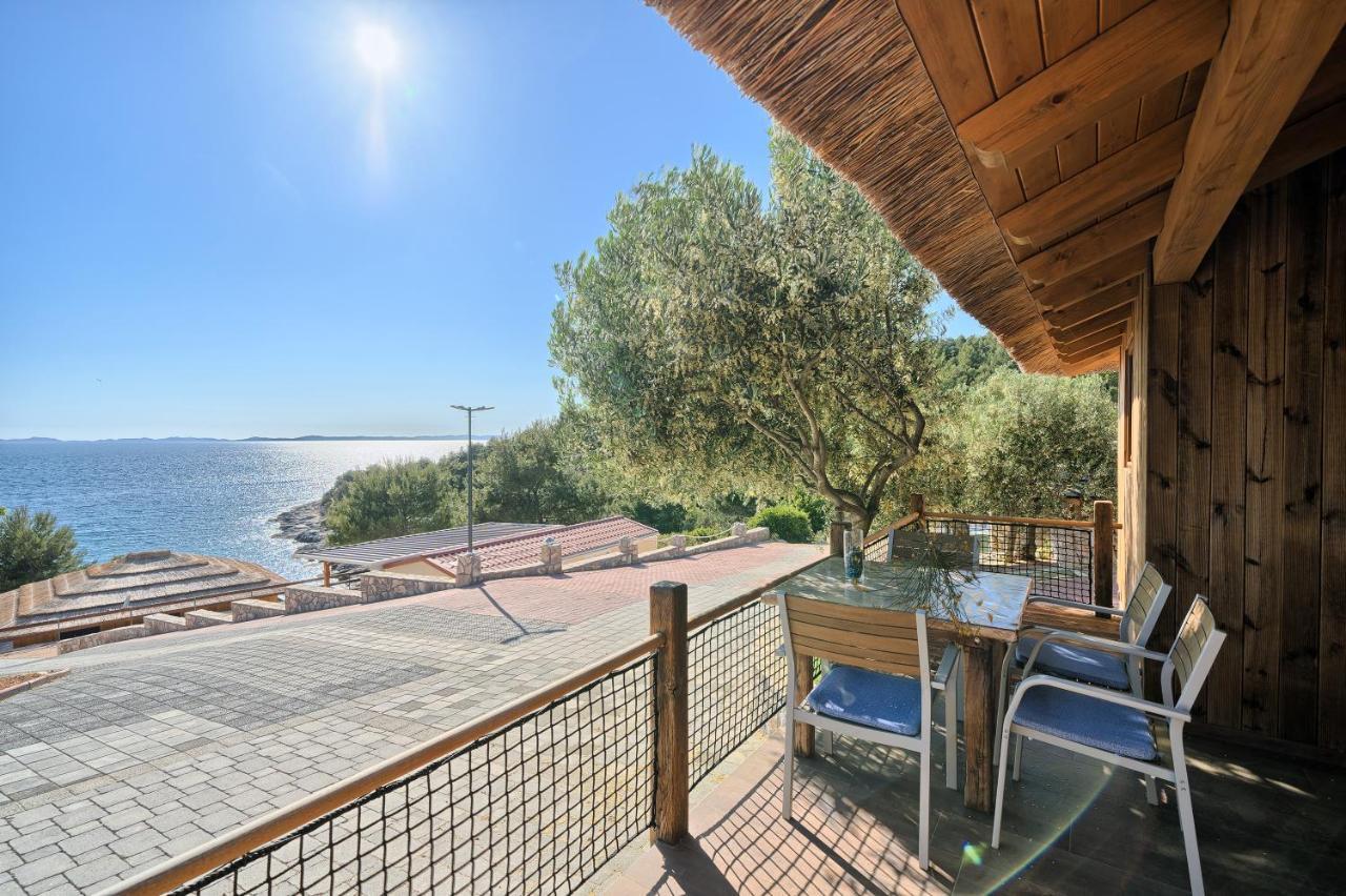 Kamp Lunga + Hotel Йезера Екстериор снимка